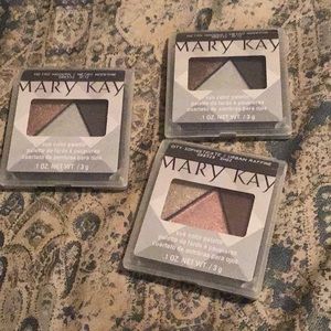 Eyeshadow 2 Moderns left.